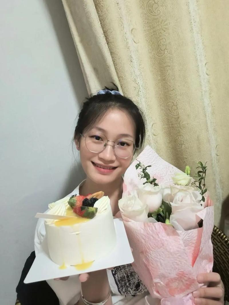 2025新澳门正版免费大全小龙女和20多万的车14万卖与14到20万的车